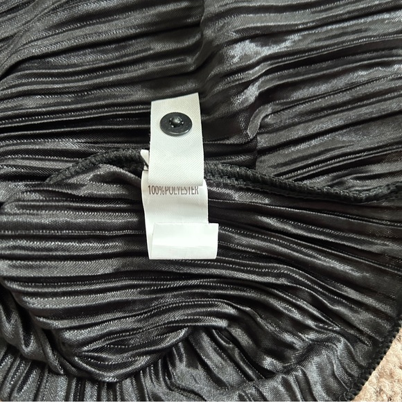 No Boundaries Black Soot Plisse Button Up Shirt Size Medium - Picture 6 of 8